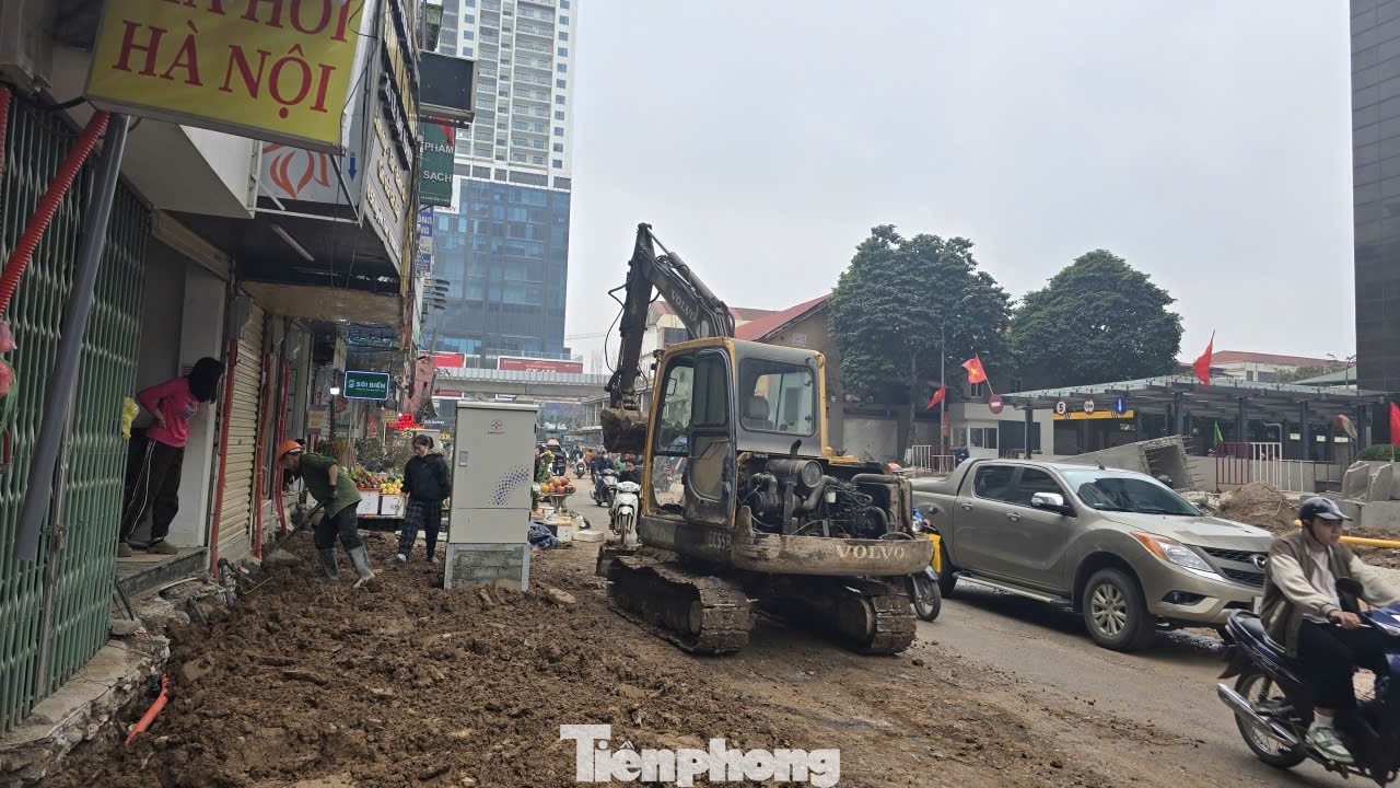 Ngổn ngang công trường thi công đường Nguyễn Tuân- Ảnh 5.