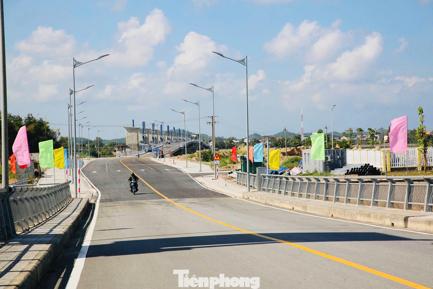 Cận cảnh đập dâng gần 1.500 tỷ đồng vừa thông xe ở Quảng Ngãi- Ảnh 9.