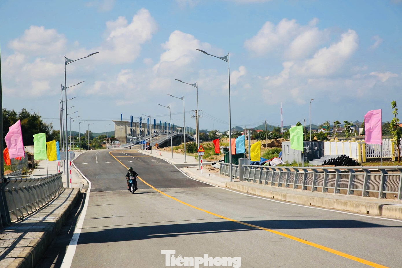 Cận cảnh đập dâng gần 1.500 tỷ đồng vừa thông xe ở Quảng Ngãi- Ảnh 2.