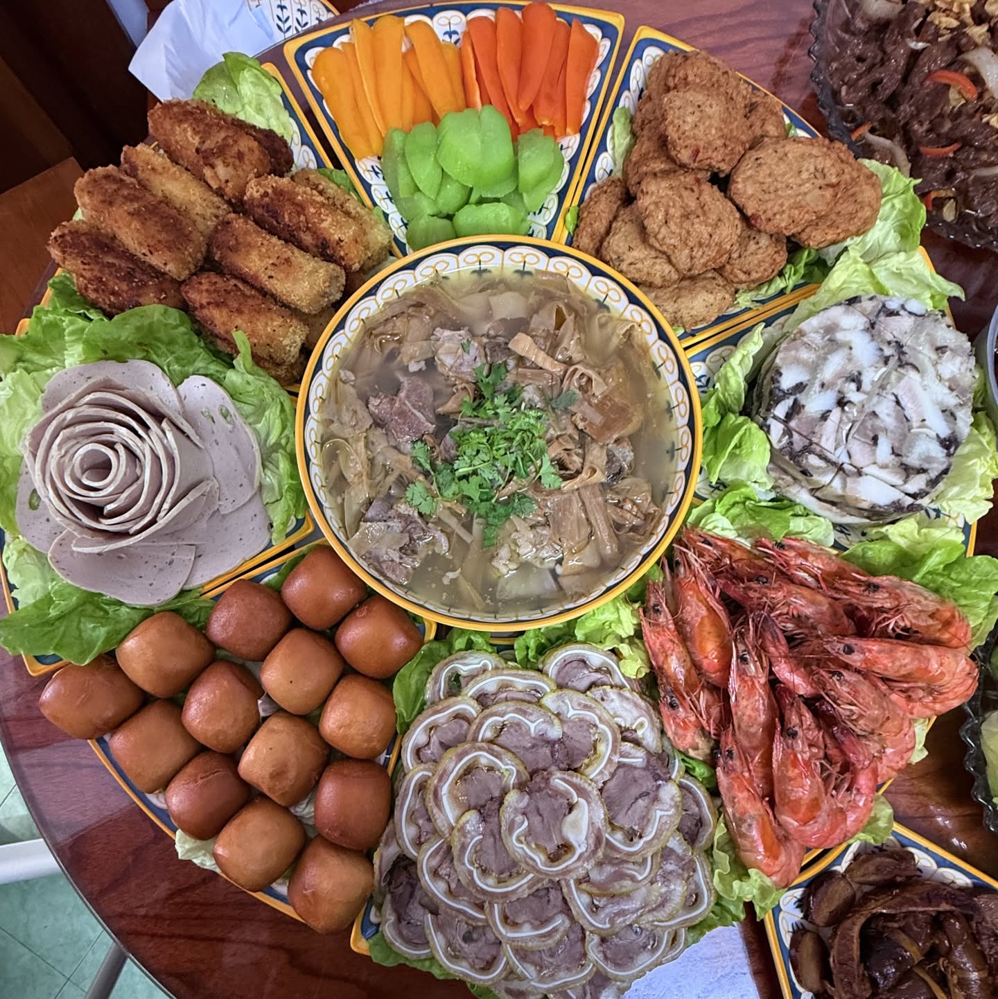 Mâm cơm tất niên "khét" nhất MXH hôm nay: 22 món, có cả món sắp thất truyền- Ảnh 5.