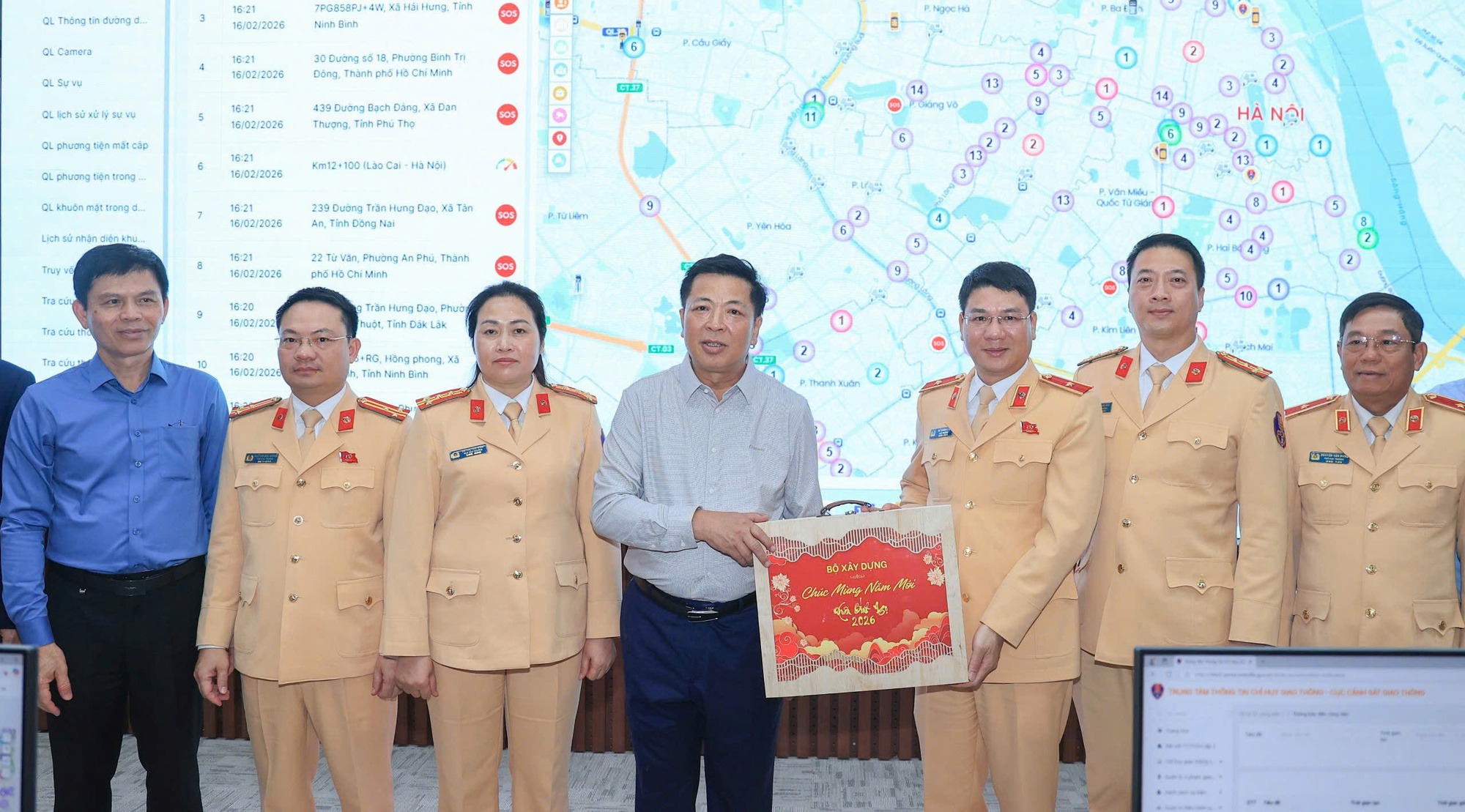 Bộ trưởng Trần Hồng Minh thị sát các loại hình vận tải chiều 29 Tết - Ảnh 6.