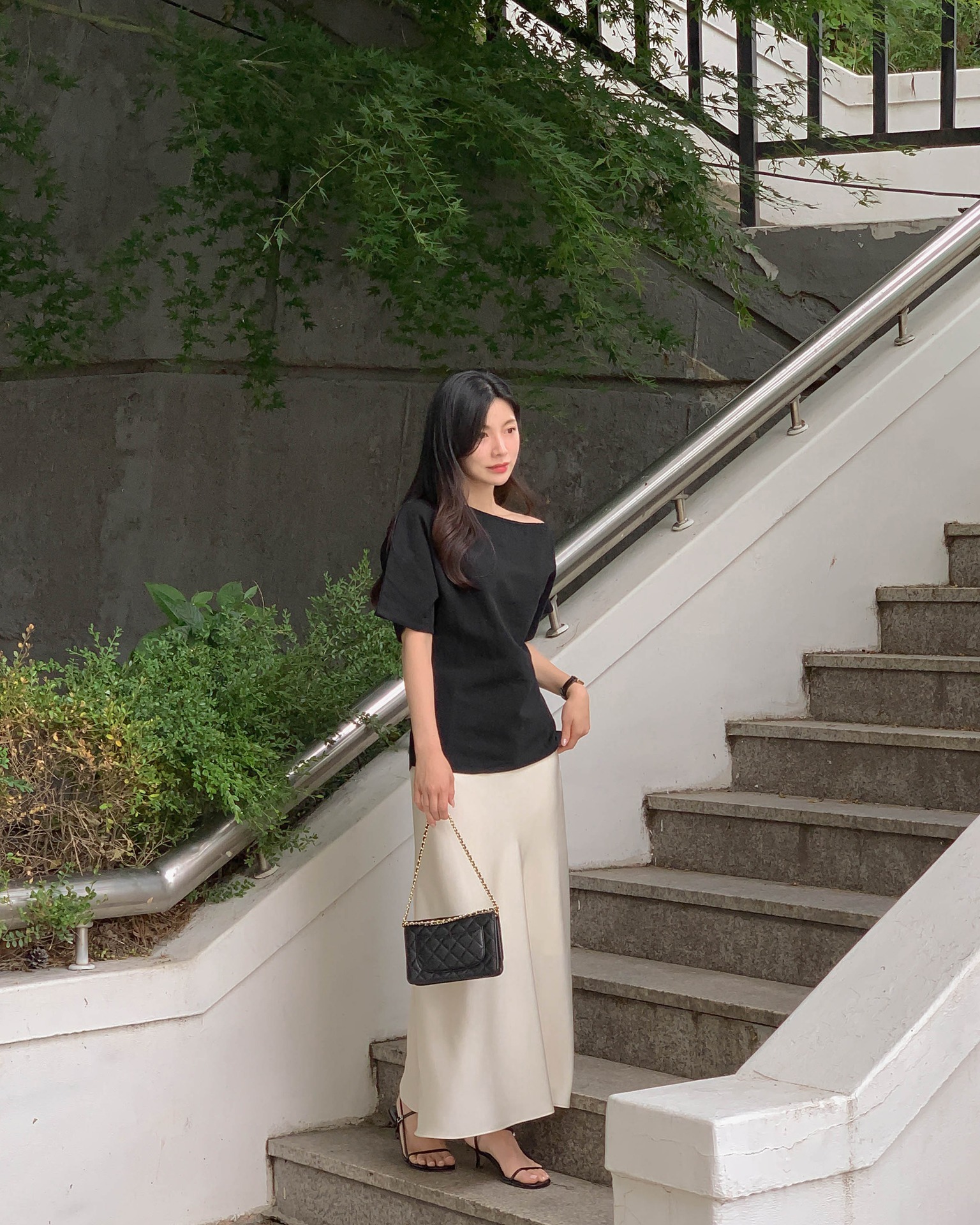 Chân váy đơn giản đến mấy cũng thành long lanh, sang chảnh nếu chị em diện theo 4 cách- Ảnh 2.