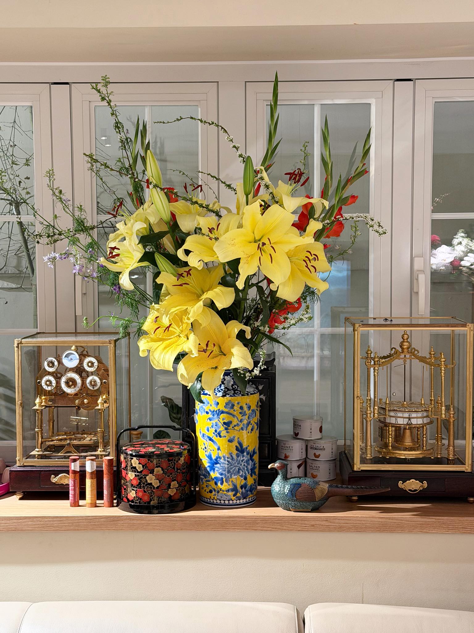 Đường đua hoa Tết của các “phú bà” - Ảnh 20.