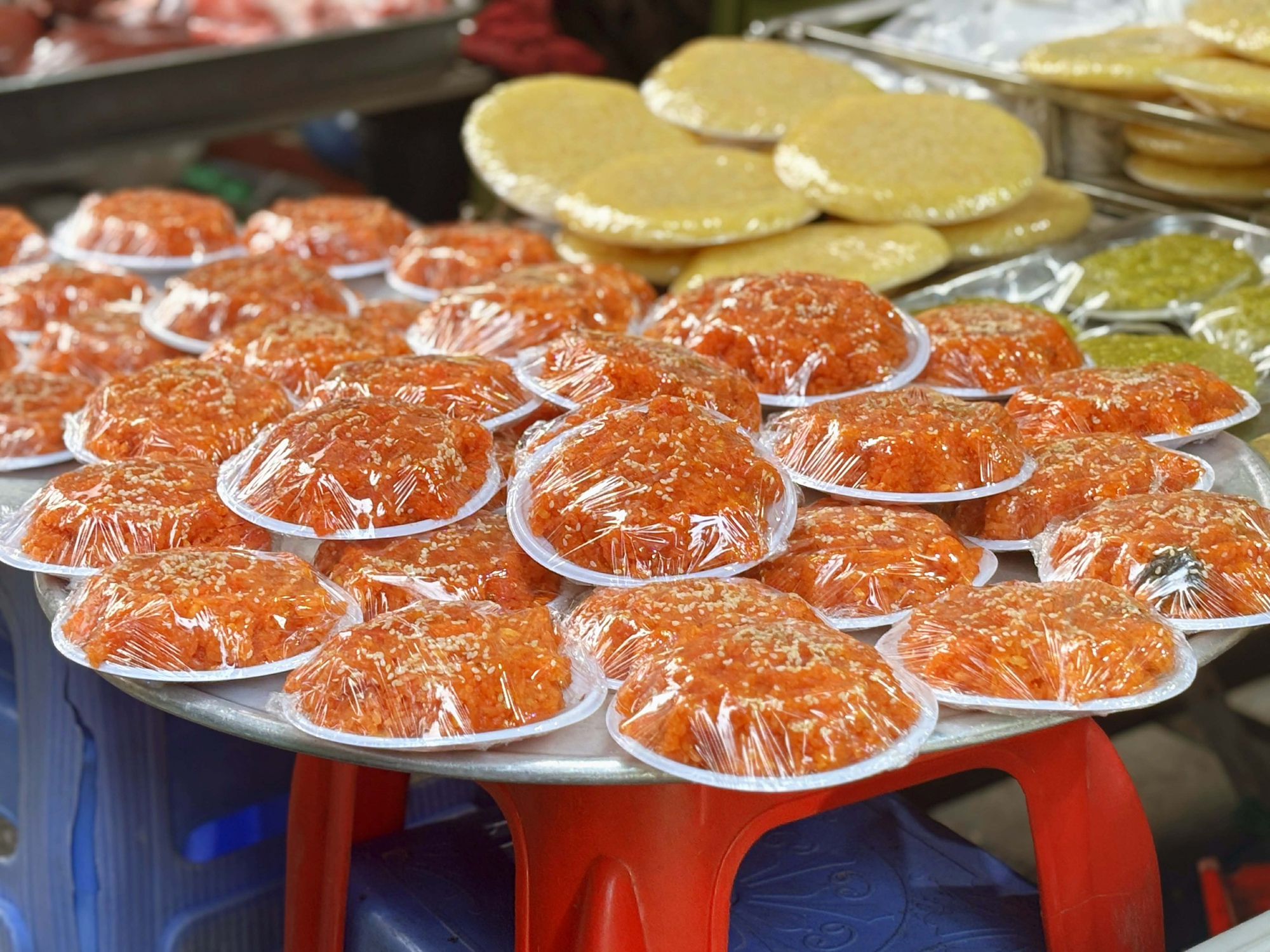 29 Tết: Không phải Hàng Bè, đây mới là nên cần đến nếu muốn tìm kiếm những nét truyền thống của Tết xưa- Ảnh 1.