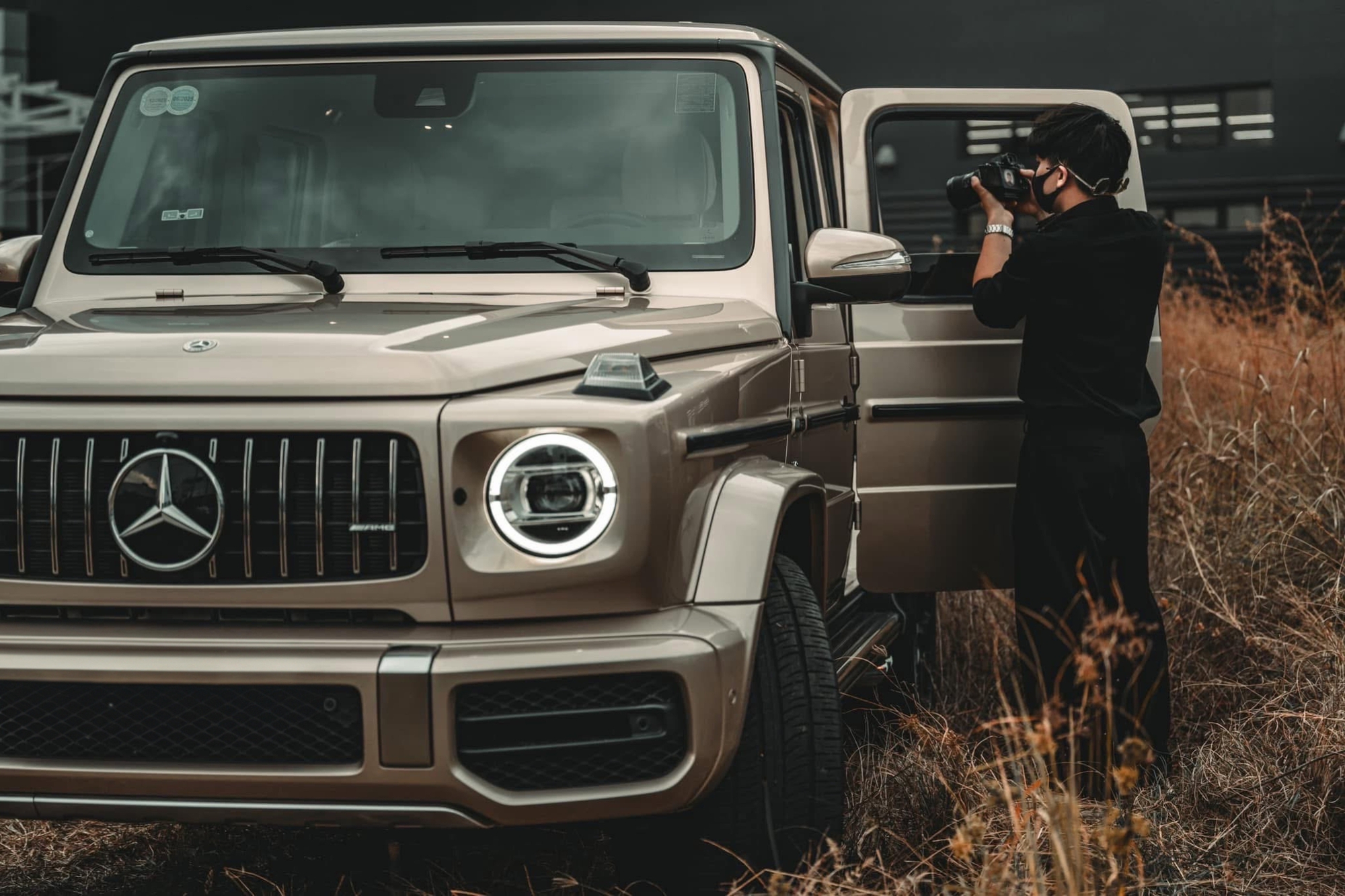 Cái gật đầu muộn của chủ xe Ferrari và hành trình ‘chụp, in ảnh, trao tay’: Cảm xúc tạo ra triệu view chứ không phải xế khủng!- Ảnh 6.