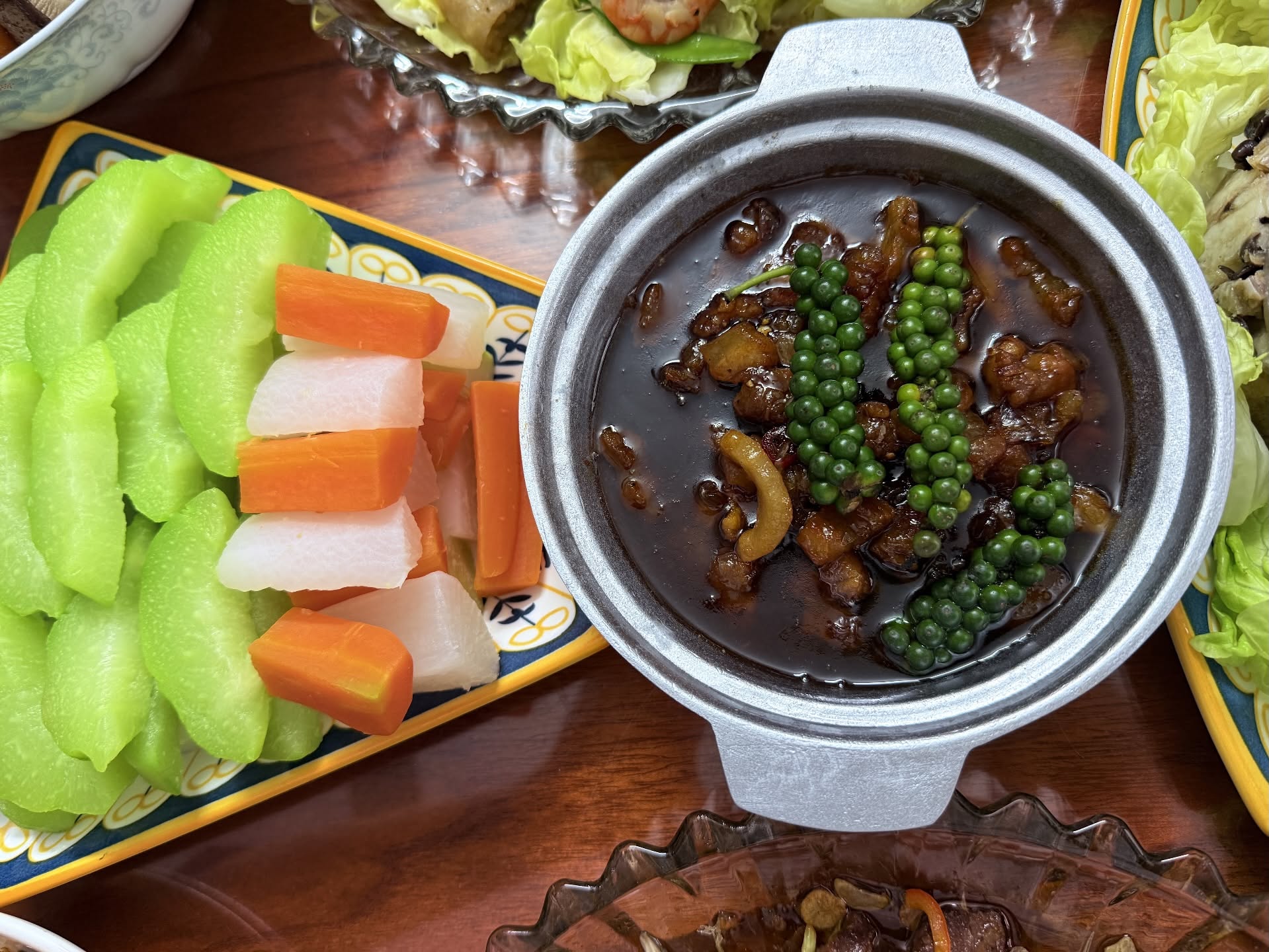 Mâm cơm tất niên "khét" nhất MXH hôm nay: 22 món, có cả món sắp thất truyền- Ảnh 9.