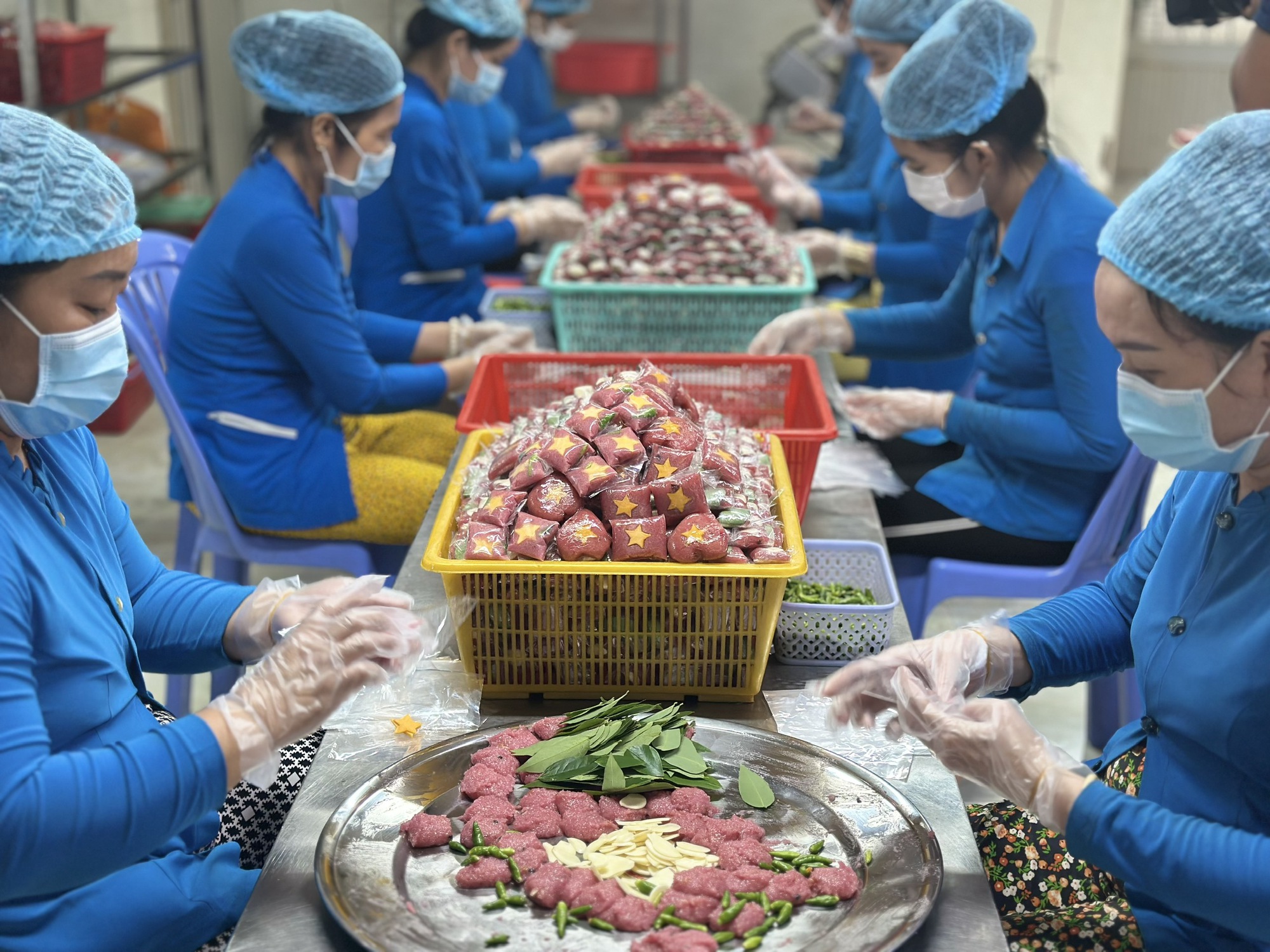 “Vương quốc” nem Lai Vung chạy đua với Tết- Ảnh 14.