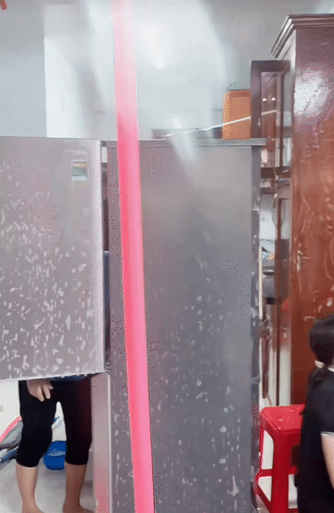 5 năm làm dâu, năm nào cũng “rửa nhà” đón Tết: Xịt nước khắp nhà từ tủ lạnh đến sàn nhà... dân tình vừa lo vừa nể- Ảnh 3.