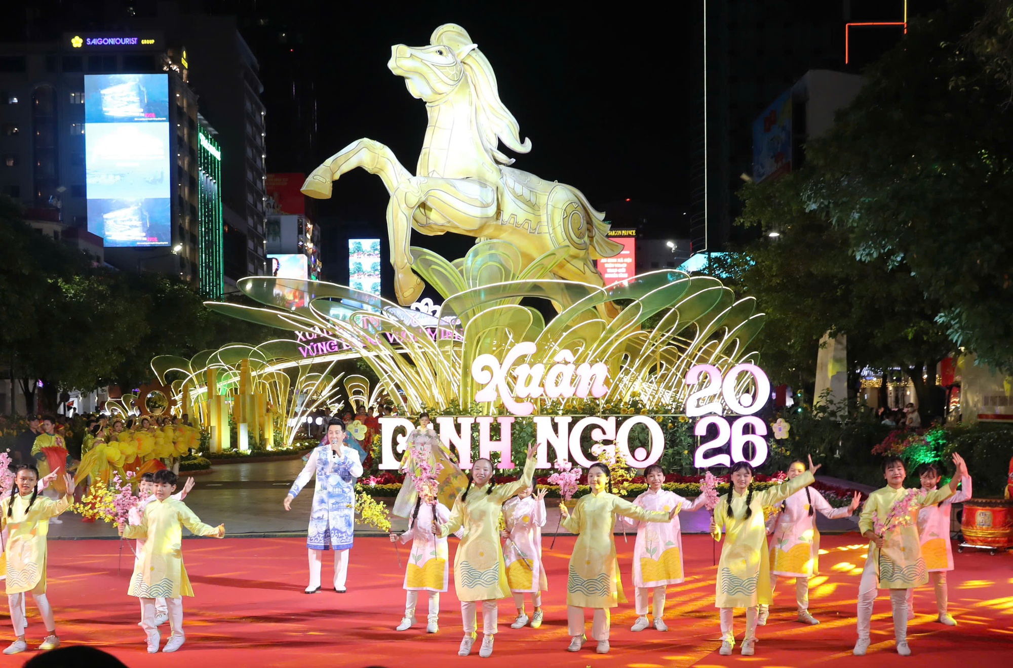 Mùa xuân đầu tiên của siêu đô thị TPHCM - Ảnh 6.