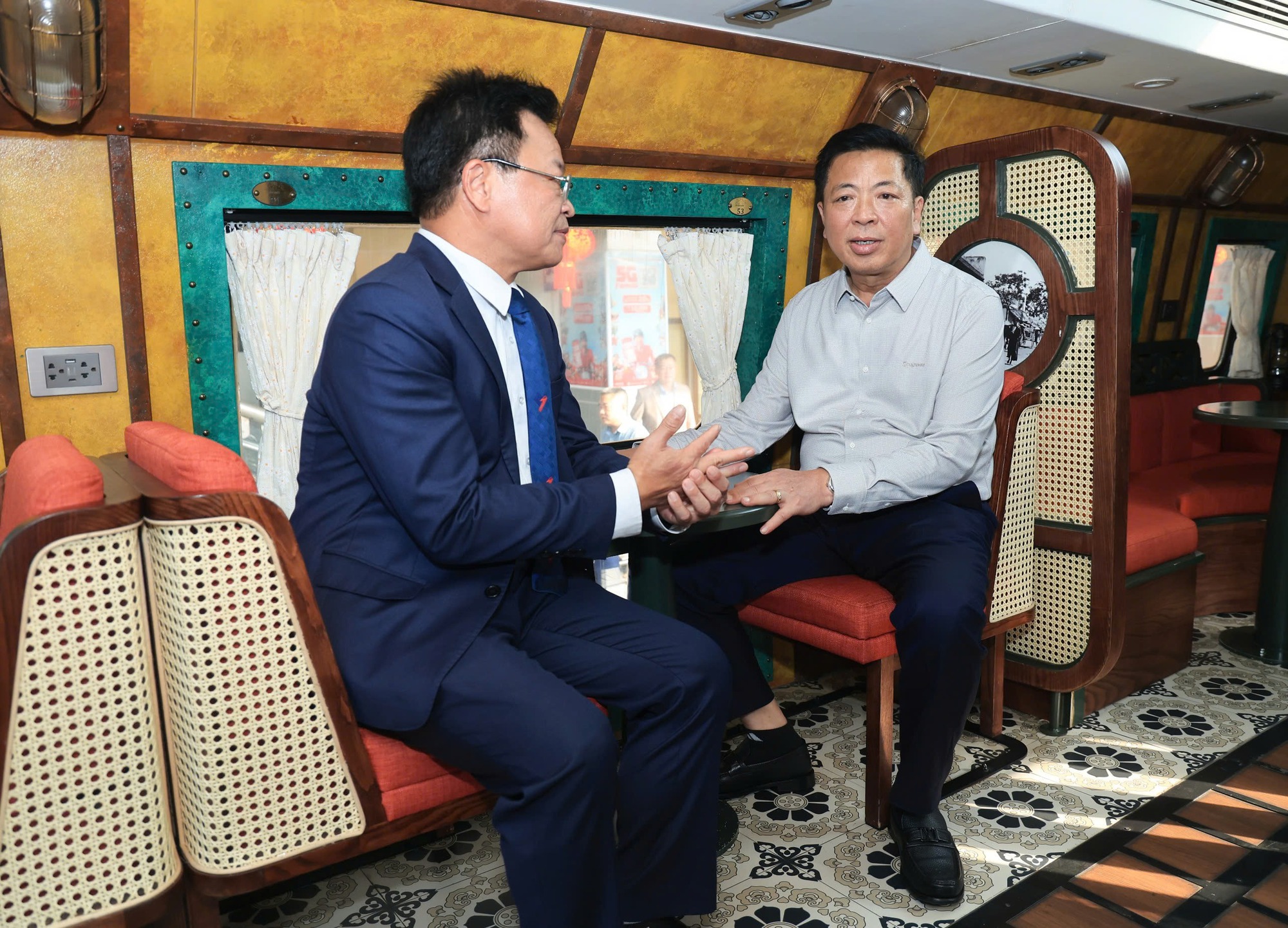 Bộ trưởng Trần Hồng Minh thị sát các loại hình vận tải chiều 29 Tết - Ảnh 5.