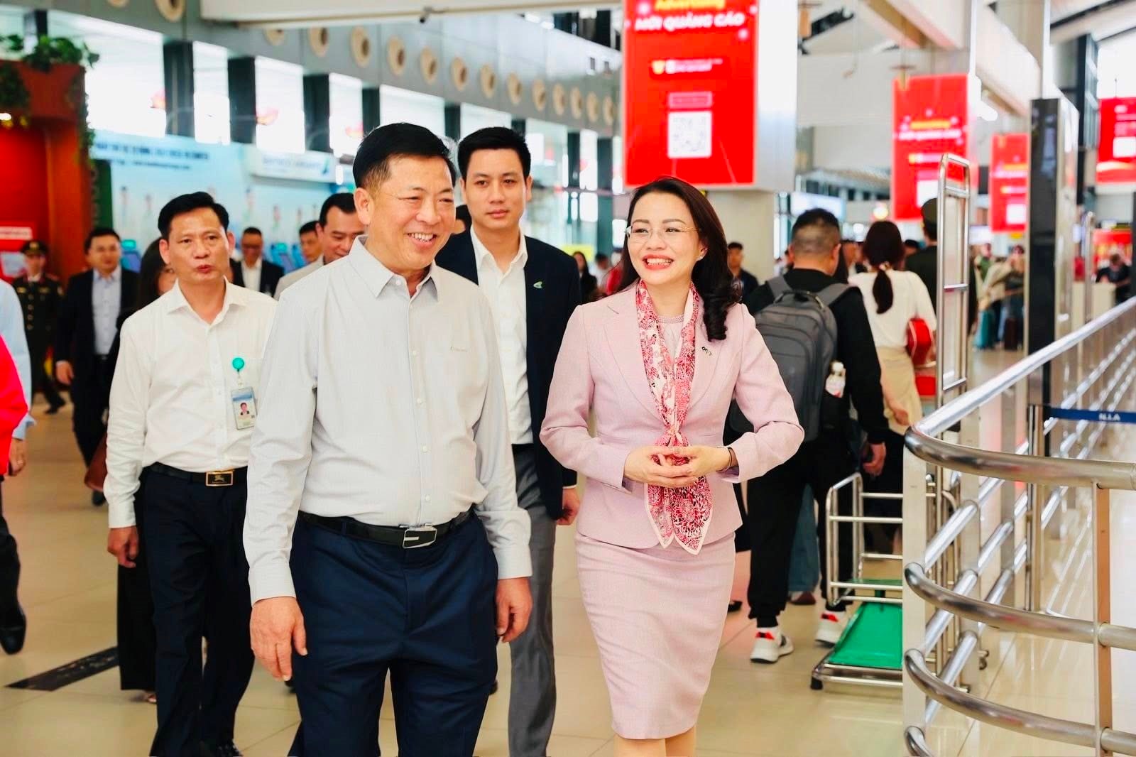 Cục trưởng Hàng không thăm chúc tết Bamboo Airways, ghi nhận đóng góp của ông Trịnh Văn Quyết- Ảnh 1.