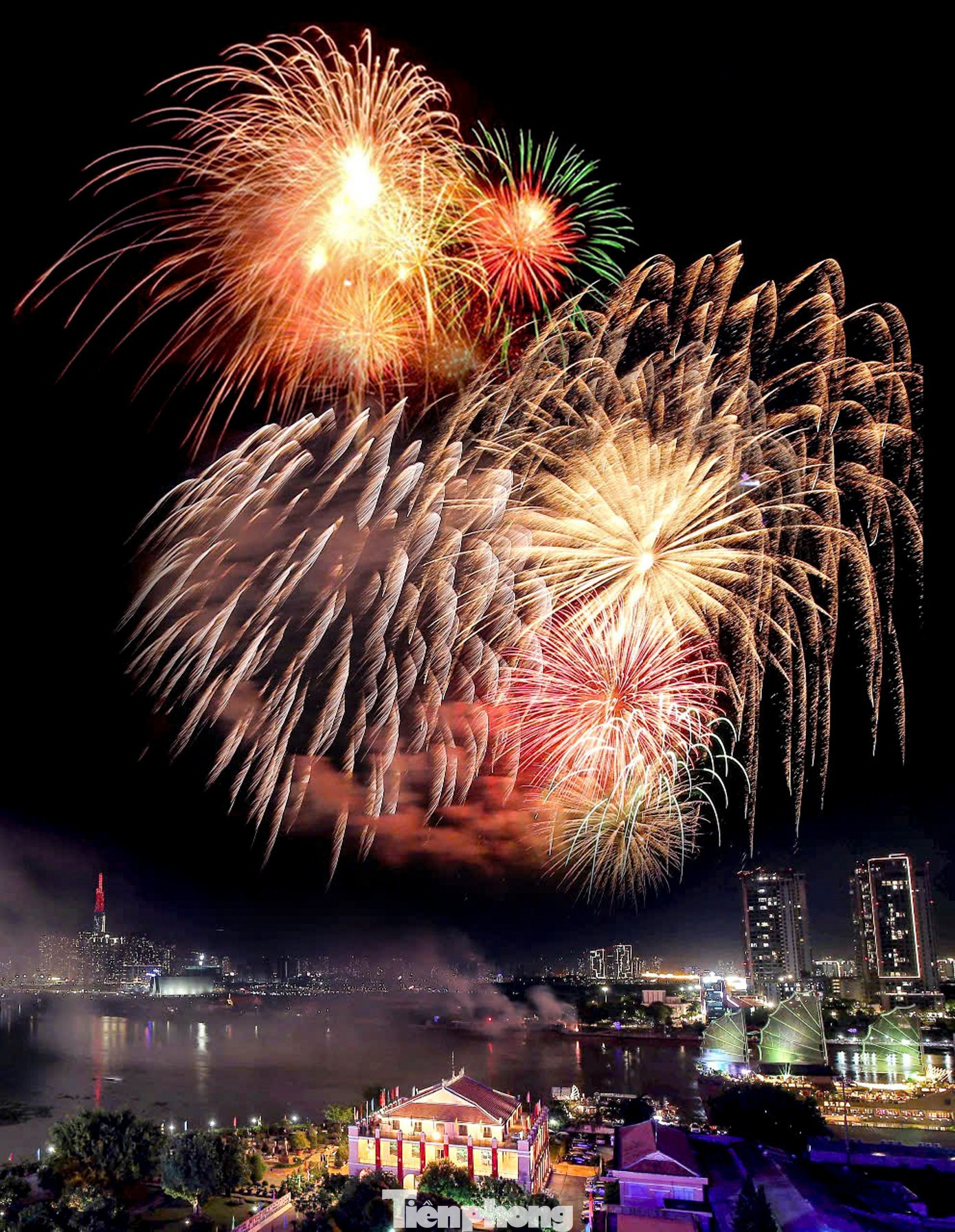 17 điểm bắn pháo hoa tại TPHCM đêm giao thừa- Ảnh 1.