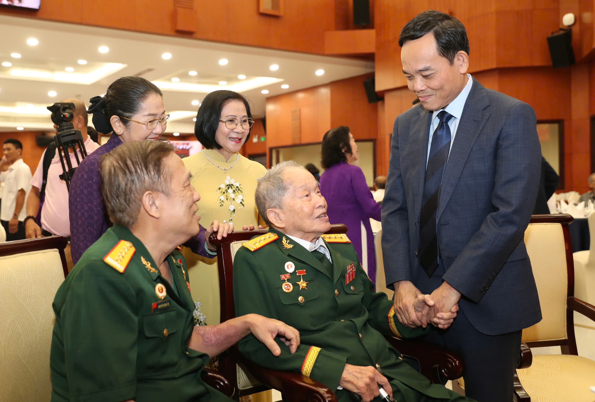 Mùa xuân đầu tiên của siêu đô thị TPHCM - Ảnh 1.