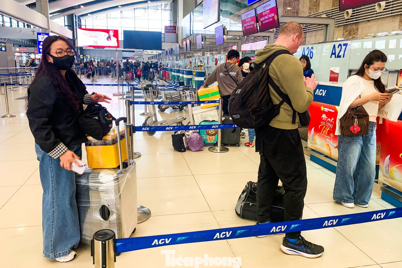 Lạ thường sân bay Nội Bài sáng 29 Tết- Ảnh 2.