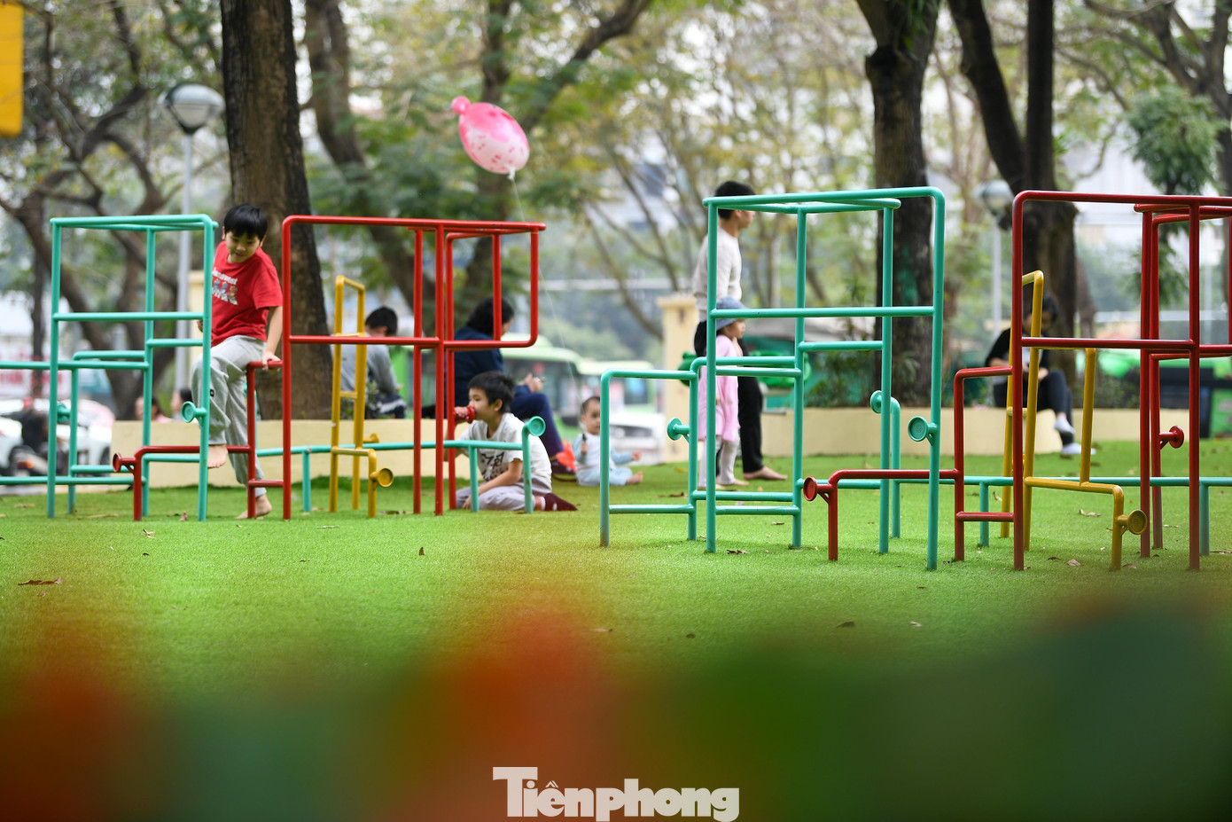 ​Công viên Hà Nội 'thay da đổi thịt', trang trí rực rỡ đón Xuân- Ảnh 14.