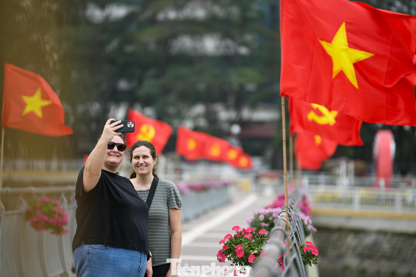 ​Công viên Hà Nội 'thay da đổi thịt', trang trí rực rỡ đón Xuân- Ảnh 9.