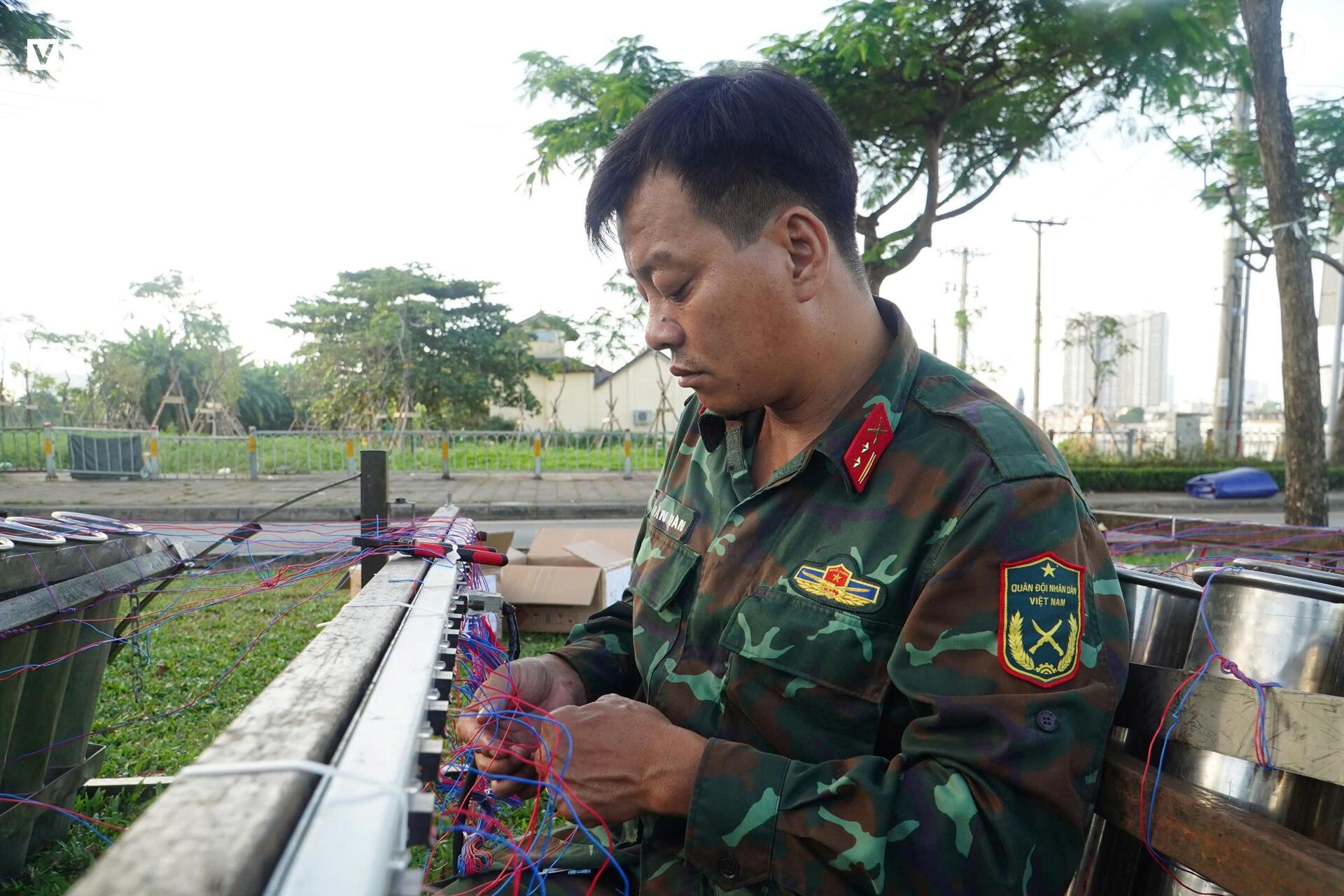 Cận cảnh trận địa pháo hoa ở TP.HCM sẵn sàng khai hỏa đón giao thừa- Ảnh 5.