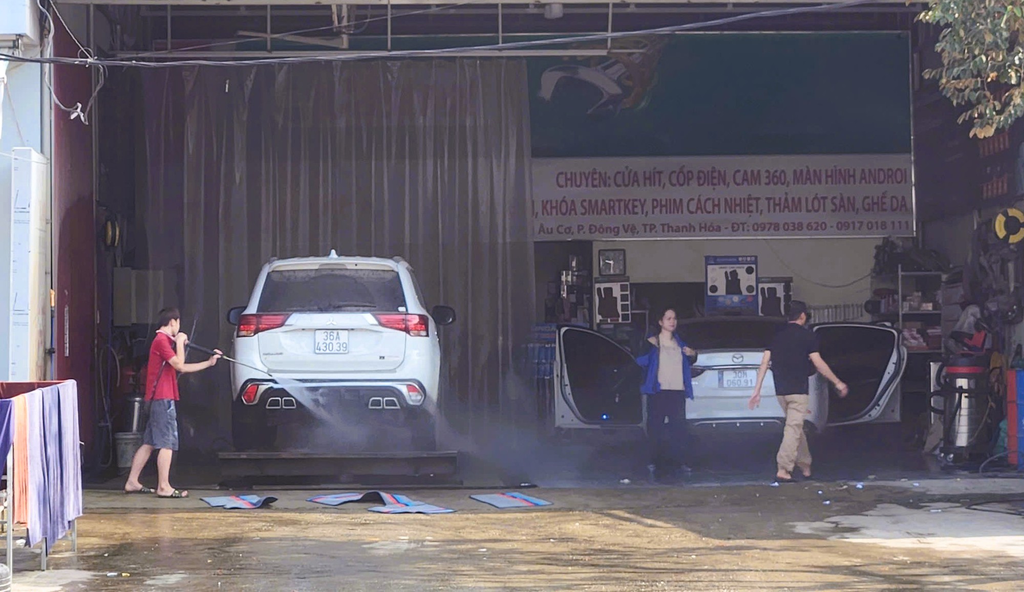 Những nghề "hốt bạc" ngày cận Tết- Ảnh 1. Những nghề "hốt bạc" ngày cận Tết- Ảnh 1.