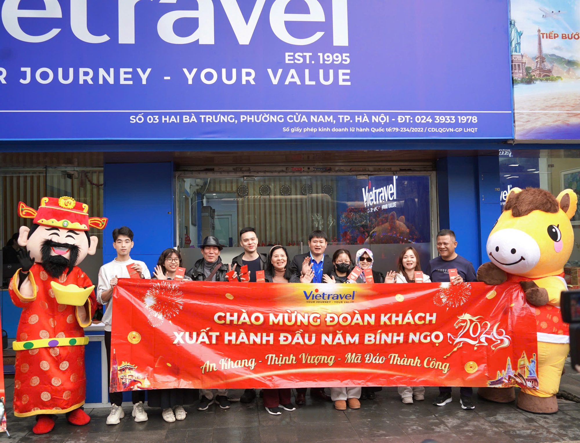 Bùng nổ du lịch nhờ dịp nghỉ lễ 9 ngày, hơn 200.000 lượt khách Việt đi du Xuân đầu năm: Hot nhất vẫn là những địa điểm này- Ảnh 1.