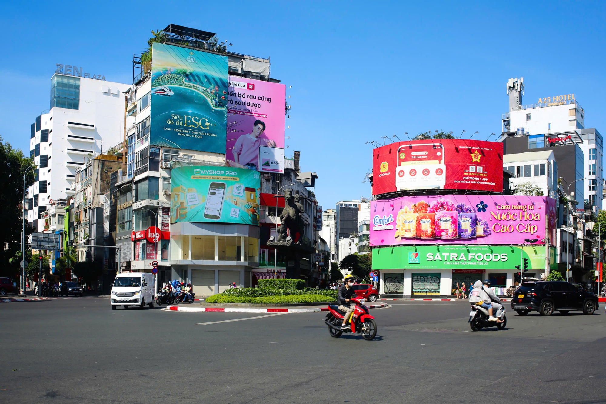 Hình ảnh phố phường TPHCM "khác lạ" ngày đầu năm mới- Ảnh 15.