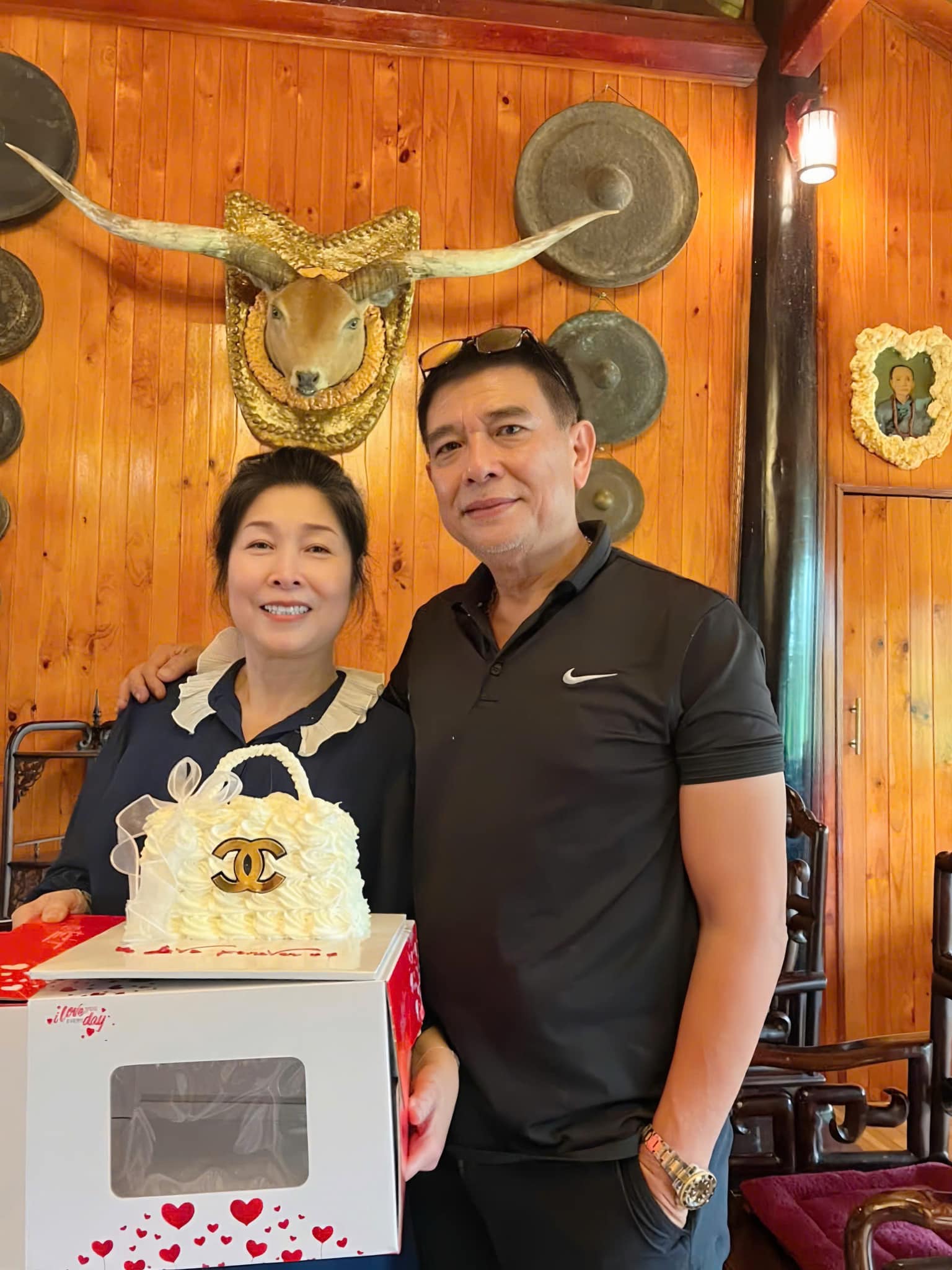 Nữ NSND tuổi ngựa cưới tài từ màn bạc lừng danh, sở hữu biệt thự hoành tráng giữa trung tâm TP.HCM - Ảnh 4.