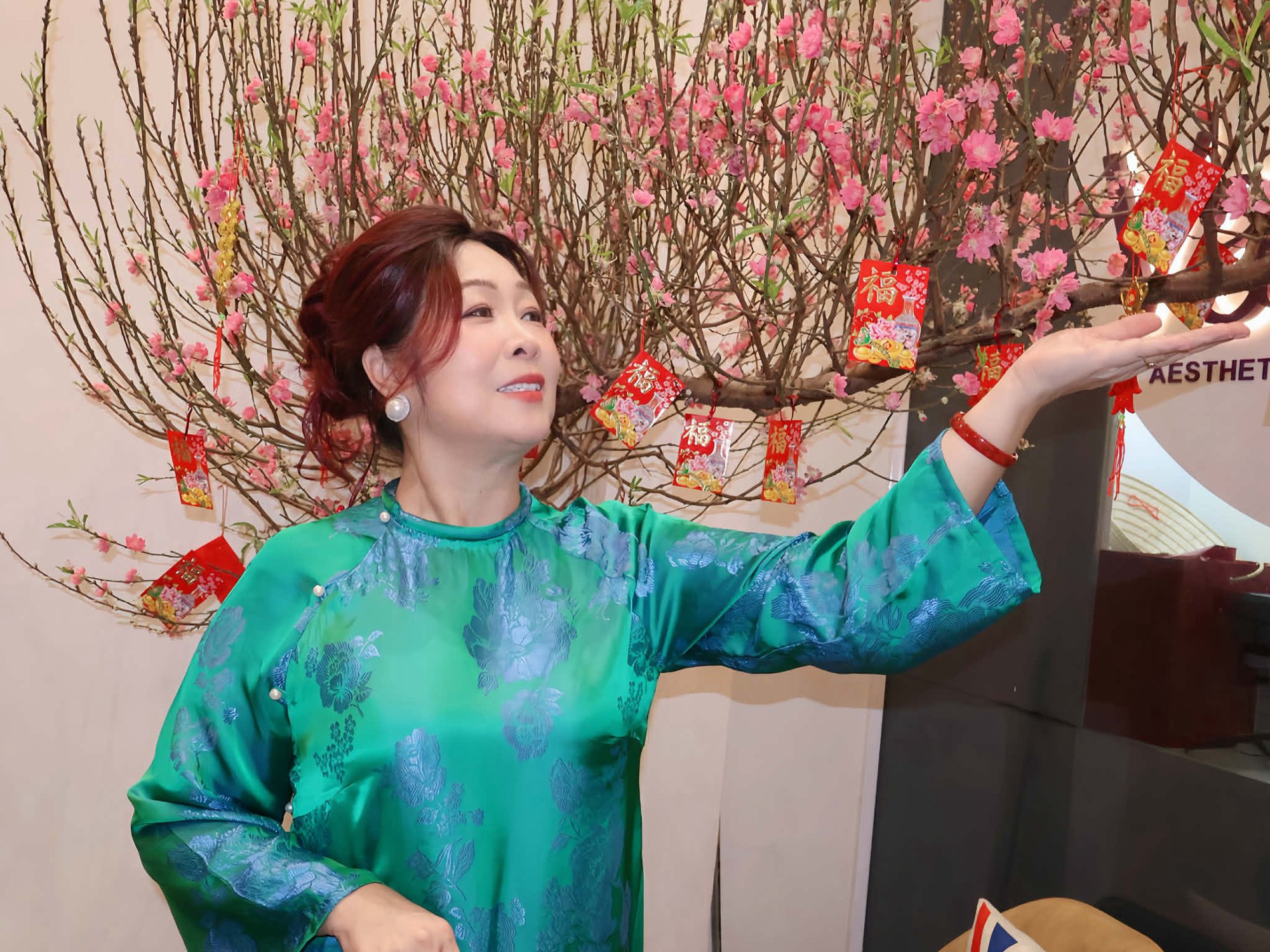 Nữ NSND tuổi ngựa cưới tài từ màn bạc lừng danh, sở hữu biệt thự hoành tráng giữa trung tâm TP.HCM - Ảnh 2.