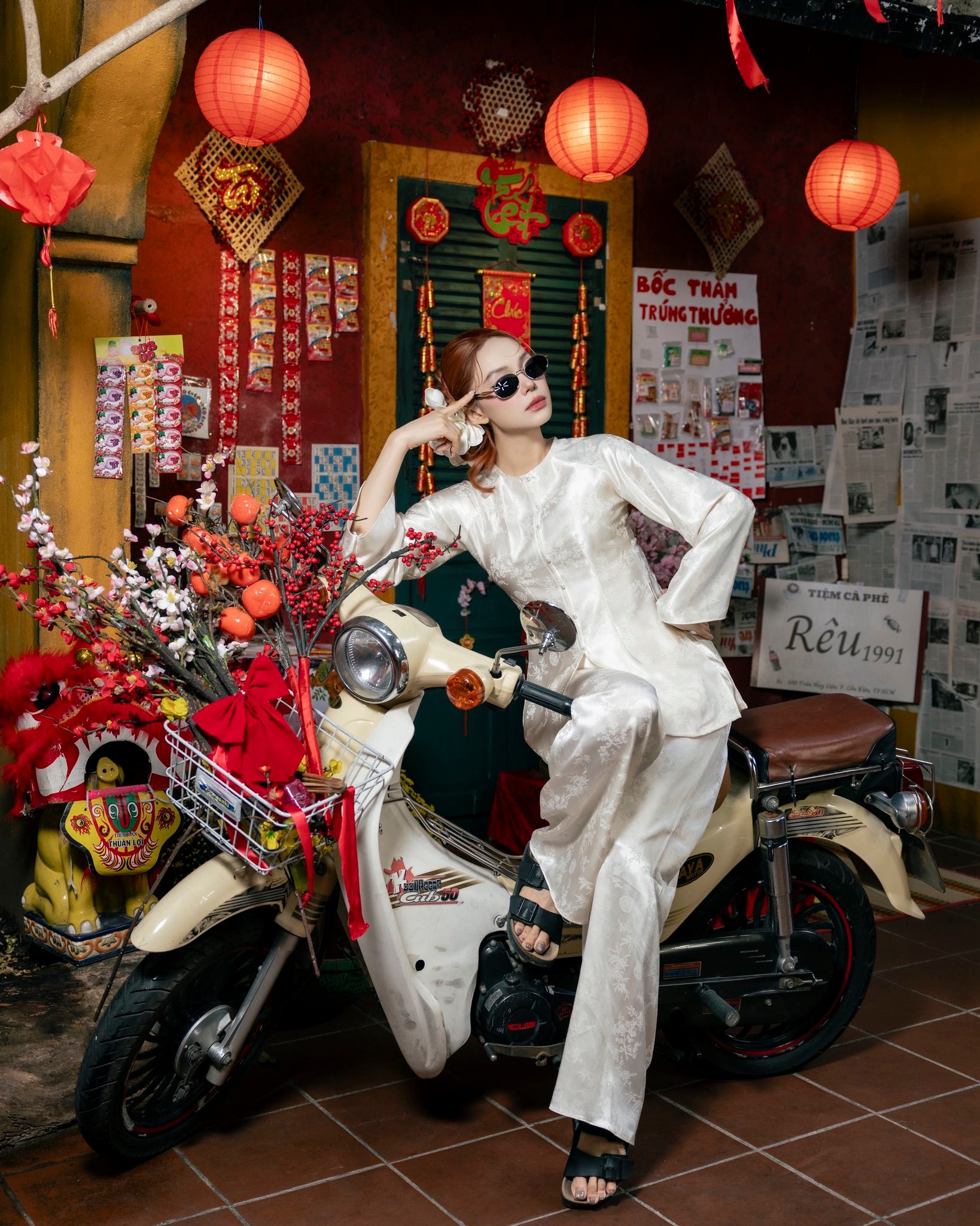 “Phú bà" đẹp nức tiếng Vbiz dùng Hermès làm hũ tài lộc năm mới: Sang cỡ này còn sợ gì không phất! - Ảnh 1.