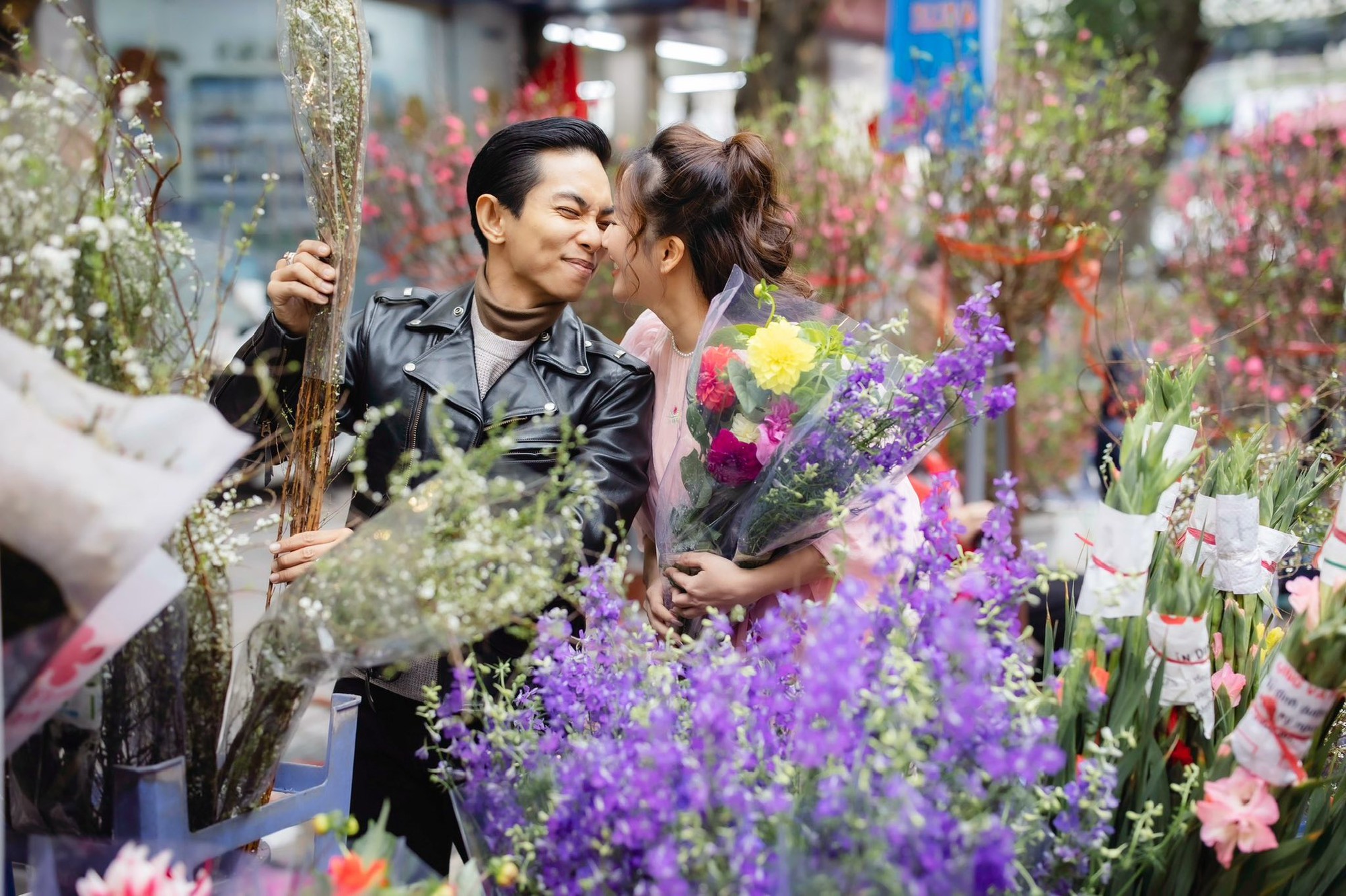 Khánh Thi khoe nhan sắc mẹ 3 con rạng rỡ trong bộ ảnh cực tình bên Phan Hiển đón Tết ở Hà Nội- Ảnh 3.