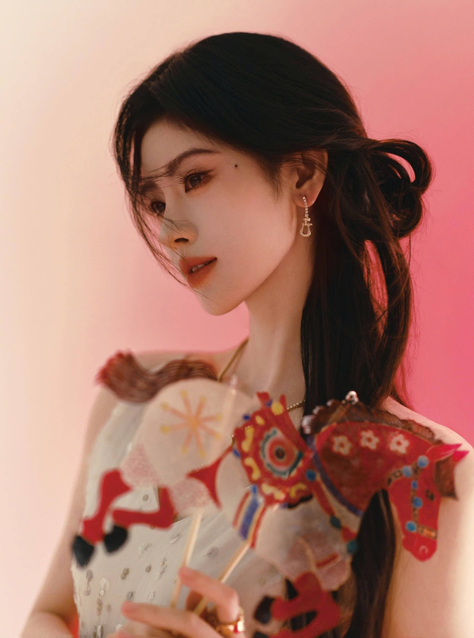 Mỹ nhân “sộp” nhất Tết 2026 đây rồi: Lì xì 750 triệu đồng cho fan, nhìn cát-xê hiểu ngay vấn đề- Ảnh 3.