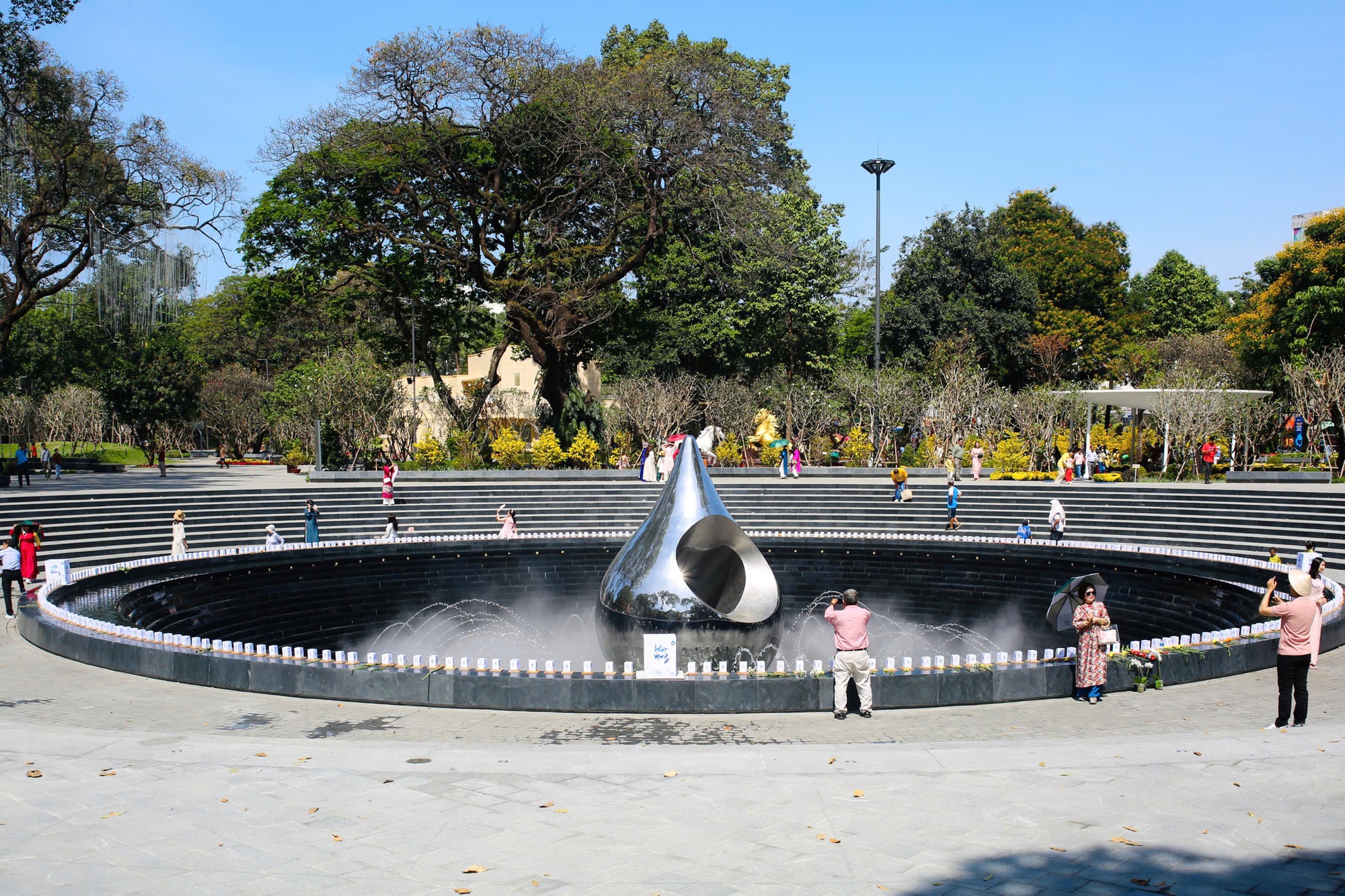 Hình ảnh phố phường TPHCM "khác lạ" ngày đầu năm mới- Ảnh 11.