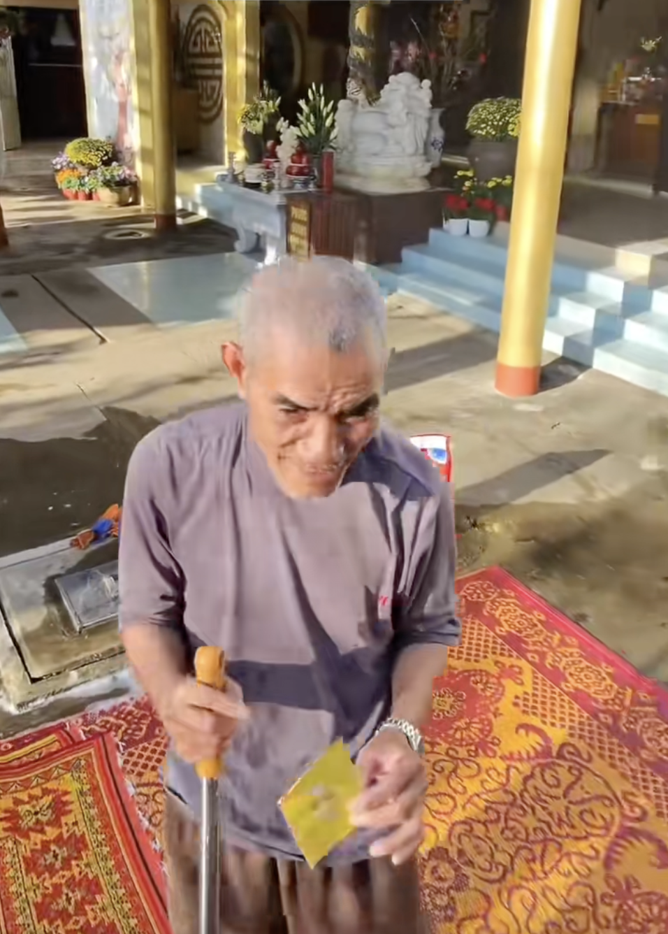 1 hành động của vị khách Tây khiến nhiều người Việt há hốc, liên tục cảm ơn rối rít - Ảnh 5.