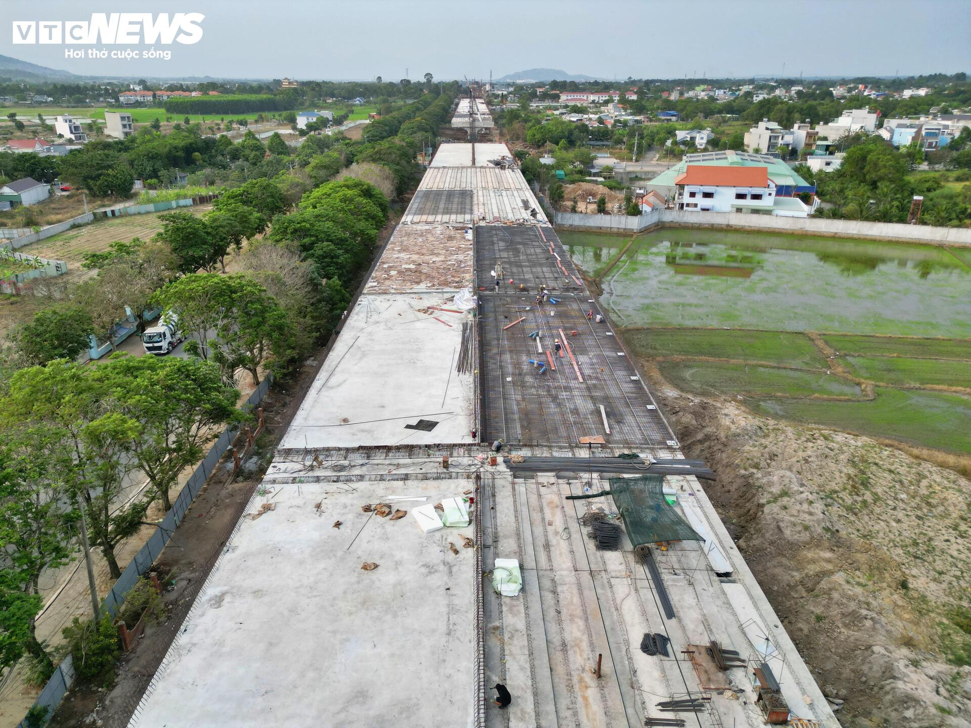 Diện mạo tuyến đường 13.900 tỷ đồng nối cao tốc ở TP.HCM sau 1 năm thi công- Ảnh 4.