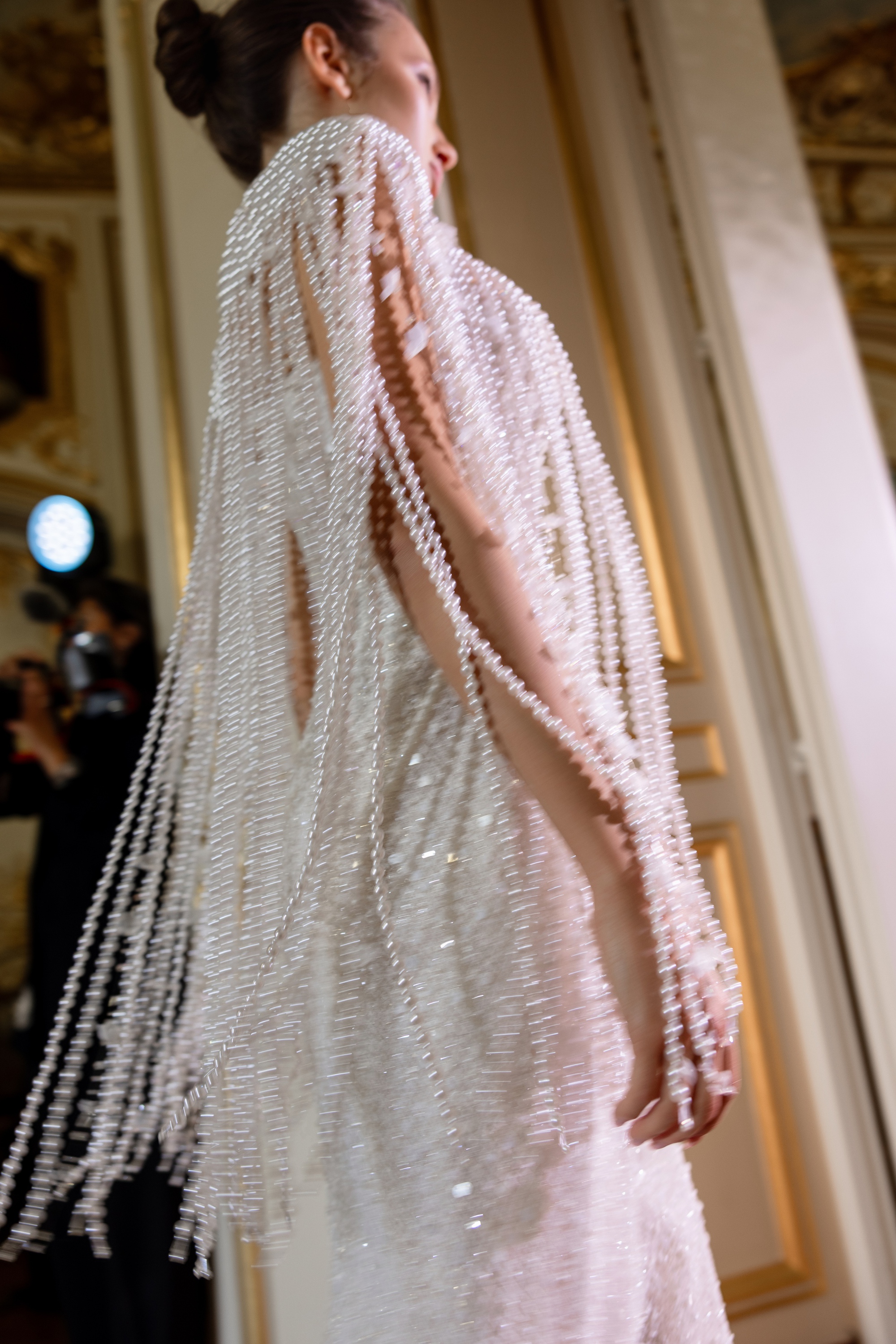 “Mã” Đáo Thành Công: Thời trang Việt Nam đang phi nước đại trên những đại lộ lớn nhất thế giới- Ảnh 13.