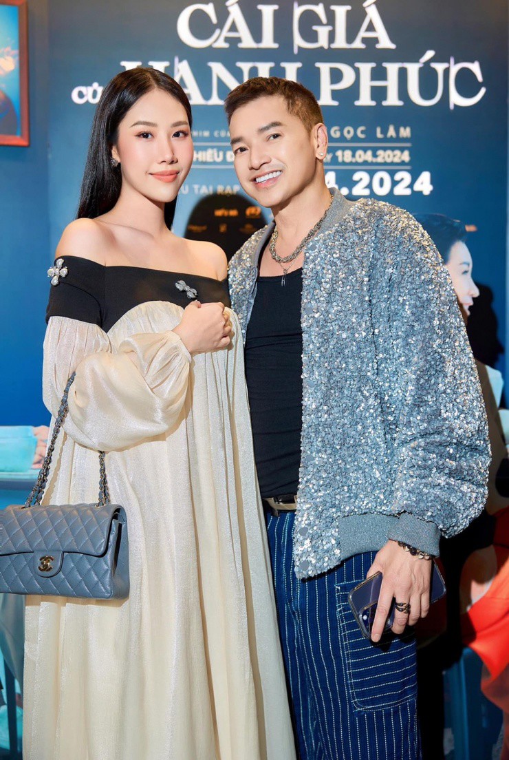 Nam nghệ sĩ Việt 67 tuổi trẻ như 40 khi đứng bên siêu xe, thảo nào mẹ đơn thân kém 37 tuổi mê mẩn- Ảnh 1.