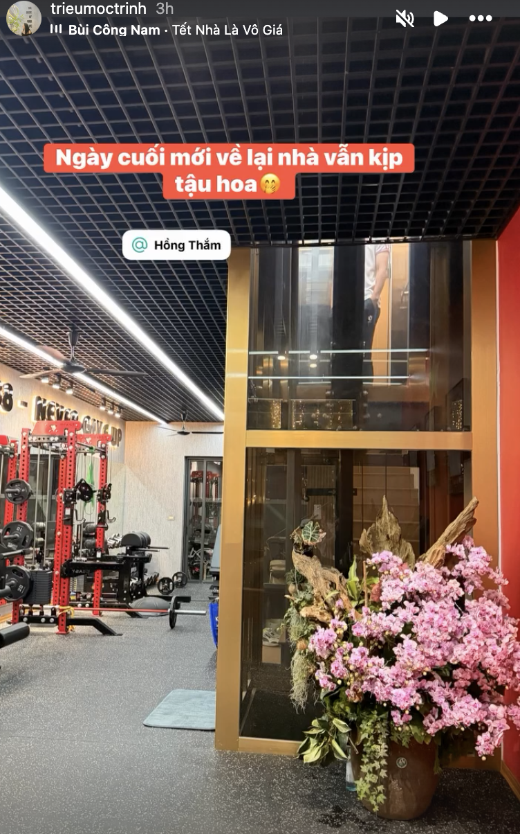 "Vuýp" nhất đêm Giao thừa: Tuyển thủ Việt Nam khoe biệt thự chục tỷ mới tậu, quà tết là con gái mới chào đời- Ảnh 3. "Vuýp" nhất đêm Giao thừa: Tuyển thủ Việt Nam khoe biệt thự chục tỷ mới tậu, quà tết là con gái mới chào đời- Ảnh 3.