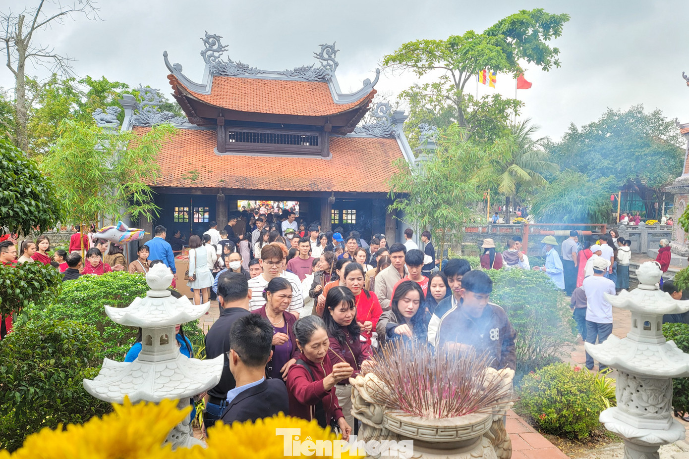 Chen chân cầu an đầu năm ở cổ tự 700 tuổi tại Quảng Trị- Ảnh 2.