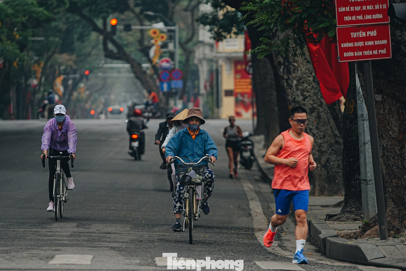 Vẻ đẹp hiếm có của Hà Nội trong buổi sáng đầu năm- Ảnh 29.