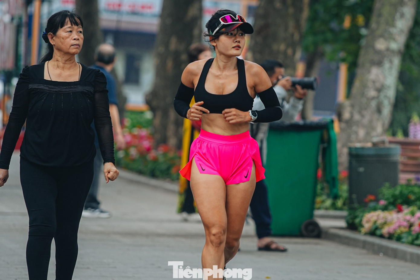 Vẻ đẹp hiếm có của Hà Nội trong buổi sáng đầu năm- Ảnh 28.