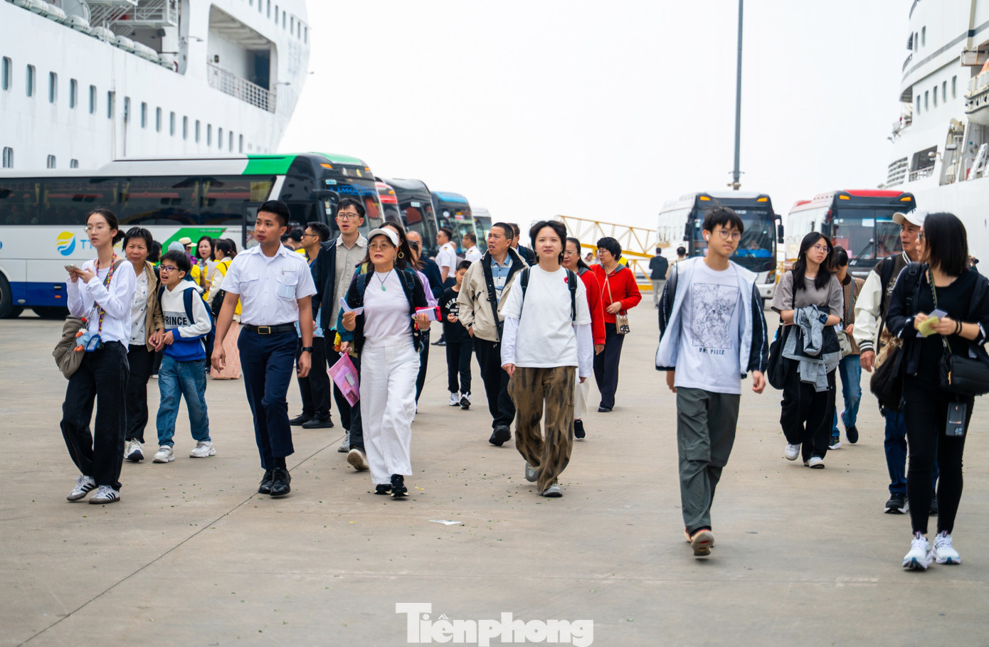 Tàu biển quốc tế chở gần 2.400 khách du lịch Quảng Ninh mùng 1 Tết- Ảnh 12.