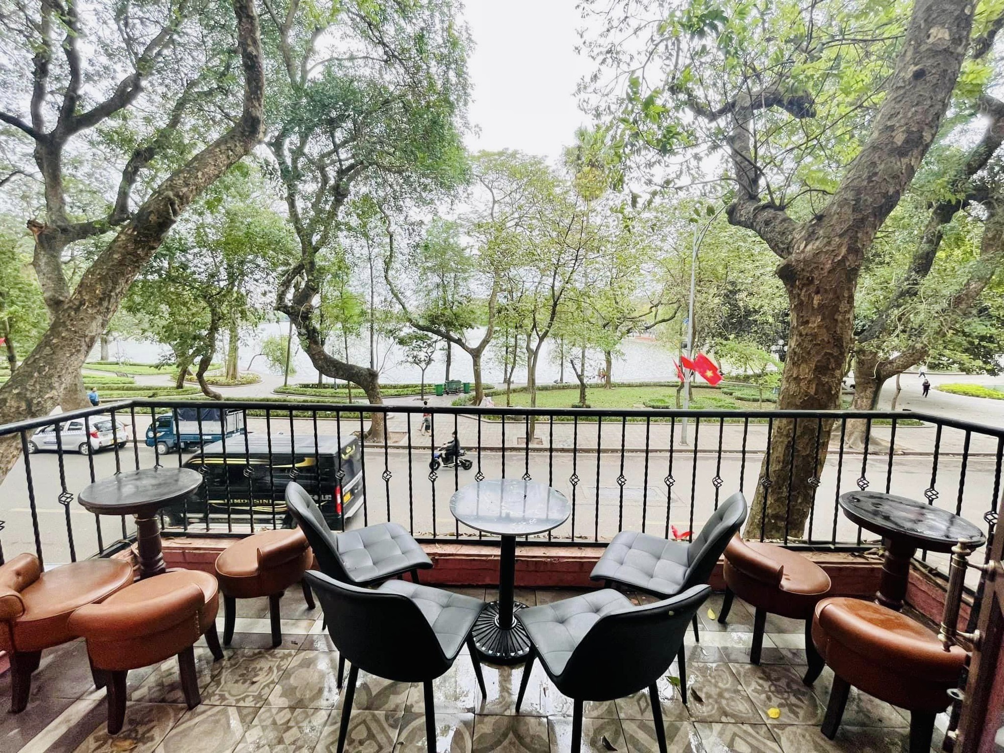 Nam ca sĩ tuổi ngựa đào hoa thay đổi vì hot girl kém 12 tuổi, có nhà mặt tiền hàng Khay, biệt thự 50 tỷ- Ảnh 5.