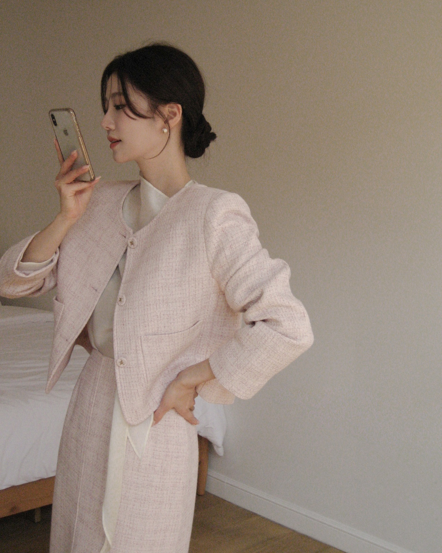 4 công thức trang phục đạt chuẩn thanh lịch để đi chúc Tết- Ảnh 5. 4 công thức trang phục đạt chuẩn thanh lịch để đi chúc Tết- Ảnh 5.