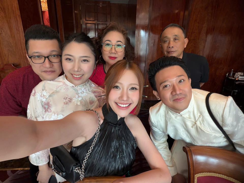 Hari Won vắng mặt trong bức ảnh chung của gia đình Trấn Thành- Ảnh 1. Hari Won vắng mặt trong bức ảnh chung của gia đình Trấn Thành- Ảnh 1.