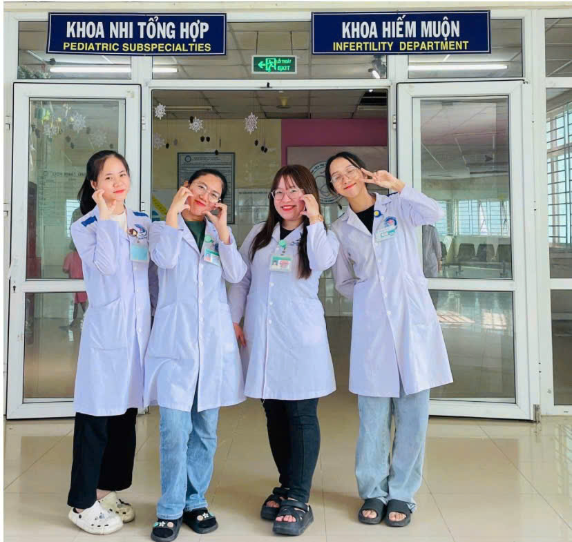 Tết của bác sĩ nội trú: Ngoài kia pháo nổ tưng bừng, còn bệnh viện chỉ có tiếng monitor đều đều và những bước chân vội vã- Ảnh 3.