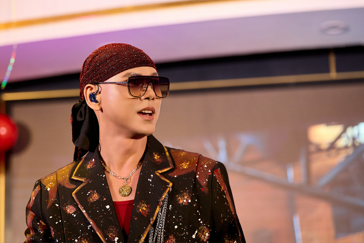 Nam ca sĩ Việt kiếm tiền hàng năm nhờ một bản hit 'quốc dân' giờ ra sao?- Ảnh 2.