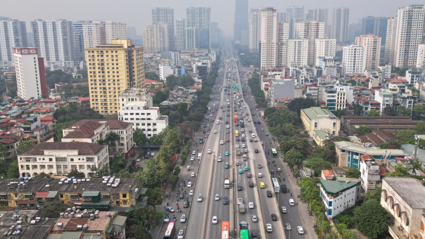 Hà Nội mùng 2 Tết: Cửa ngõ phía Nam ùn tắc cục bộ, nội đô rộng thênh thang- Ảnh 13.