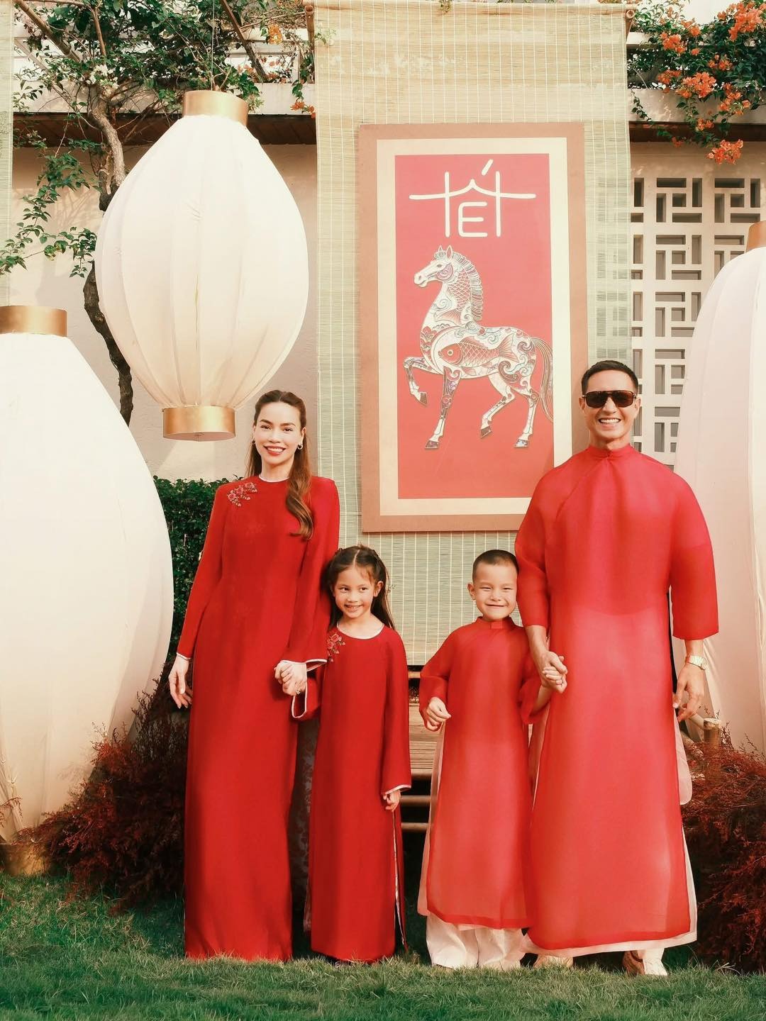 Nghệ sĩ Việt đón Tết 2026: Decor nhà đẹp như tranh, góc nào cũng có thể trở thành background "sống ảo" - Ảnh 1.