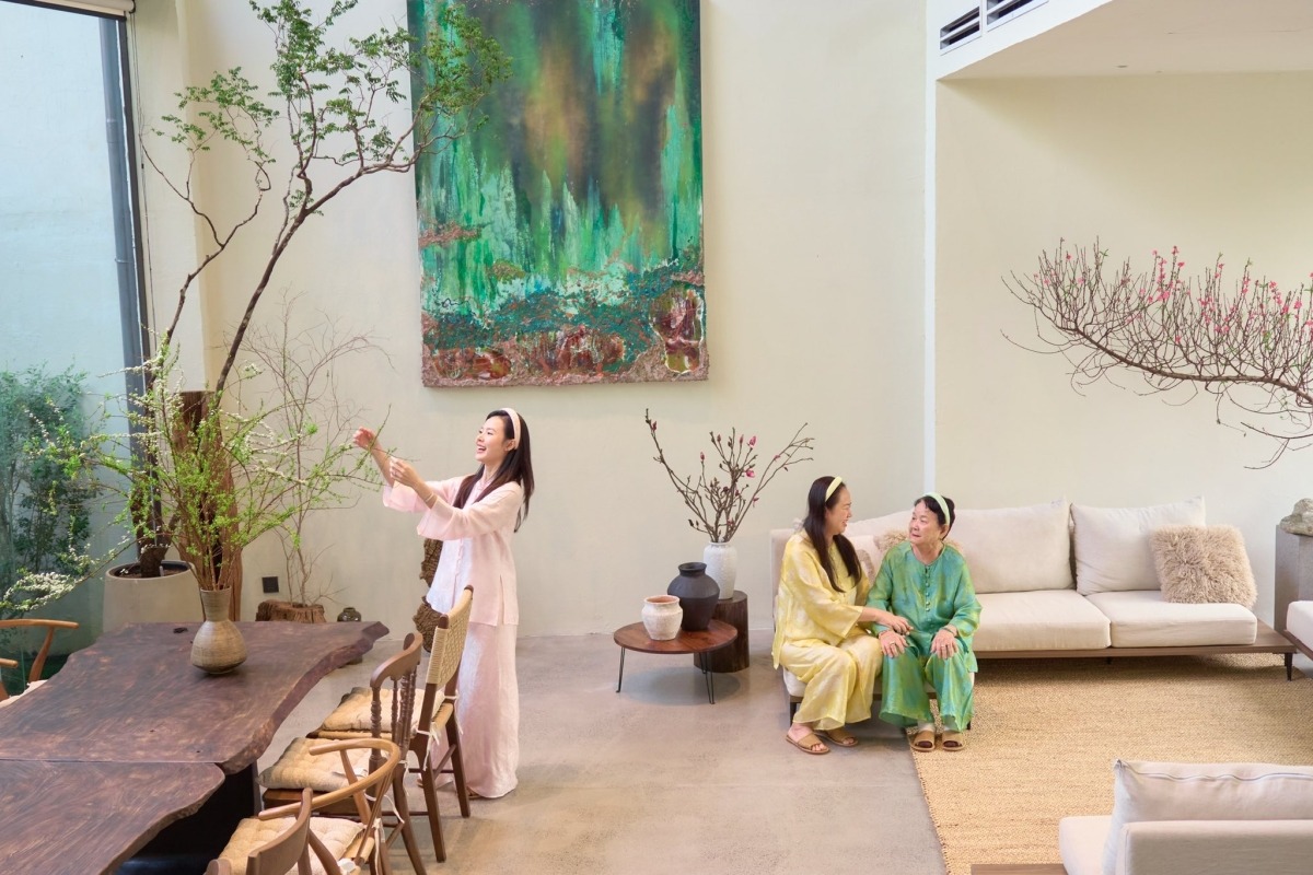 Nghệ sĩ Việt đón Tết 2026: Decor nhà đẹp như tranh, góc nào cũng có thể trở thành background "sống ảo" - Ảnh 19.
