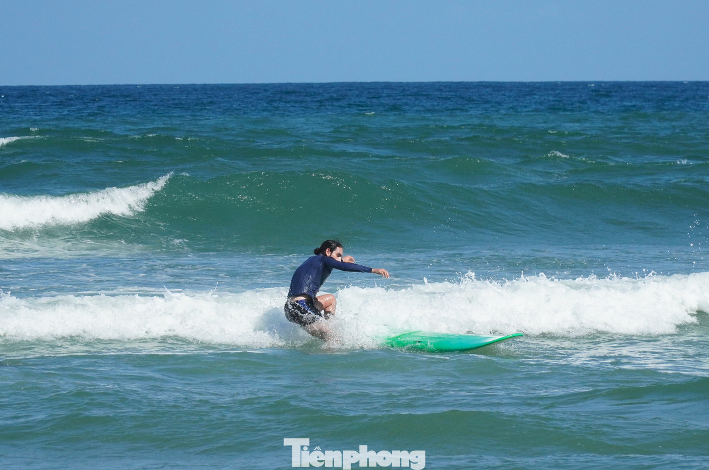 Biển Đà Nẵng không được nghỉ... Tết- Ảnh 13.