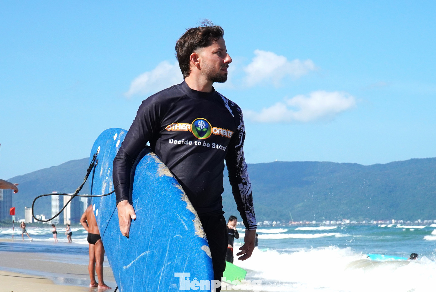 Biển Đà Nẵng không được nghỉ... Tết- Ảnh 5.