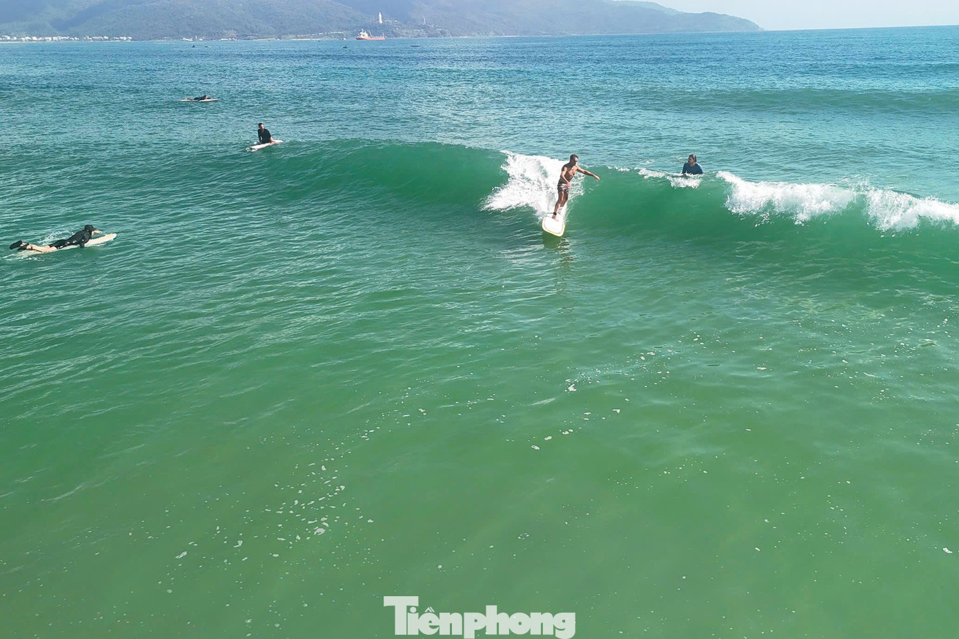 Biển Đà Nẵng không được nghỉ... Tết- Ảnh 12.